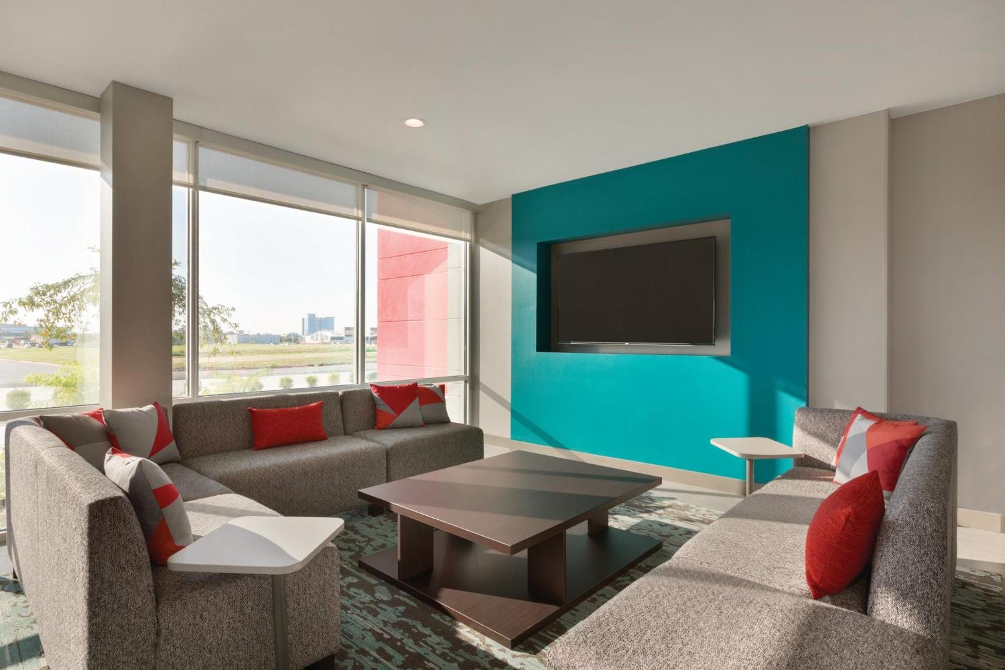 Avid Hotel Traverse City By Ihg Экстерьер фото