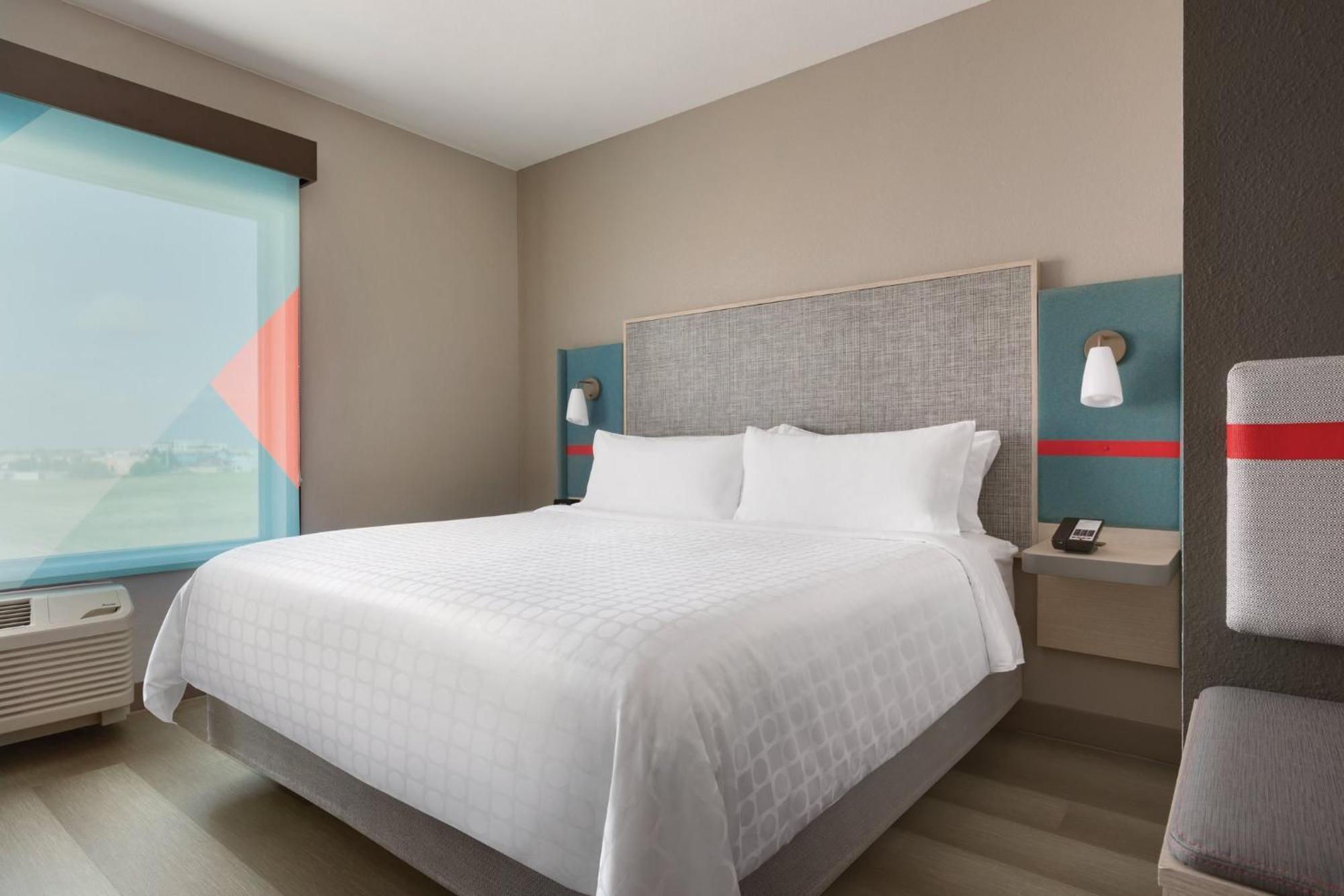 Avid Hotel Traverse City By Ihg Экстерьер фото